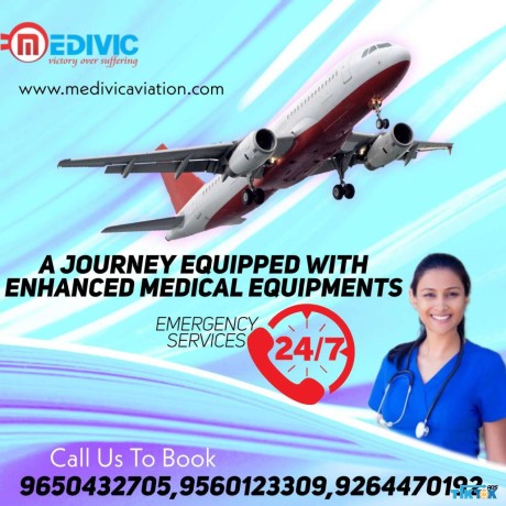 book-air-ambulance-from-pune-by-medivic-with-the-attentive-medical-crew-big-0